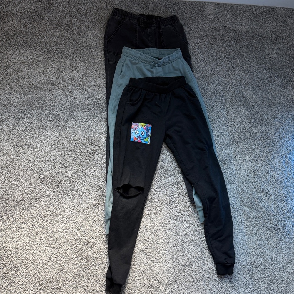 Zara blue joggers/Black Skinny Jeans/Black Joggers (Gravy Cat Man from Roblox)